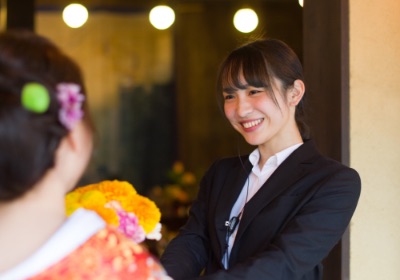 本物の結婚式やホテルの企画運営を学生と現場のプロが一緒に創りあげます