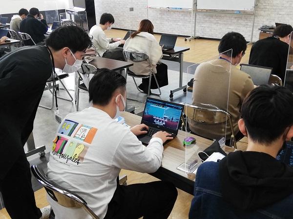 【ロボット・IoT専攻2年】授業を教えてくれる先生はIT企業の『システムエンジニア』