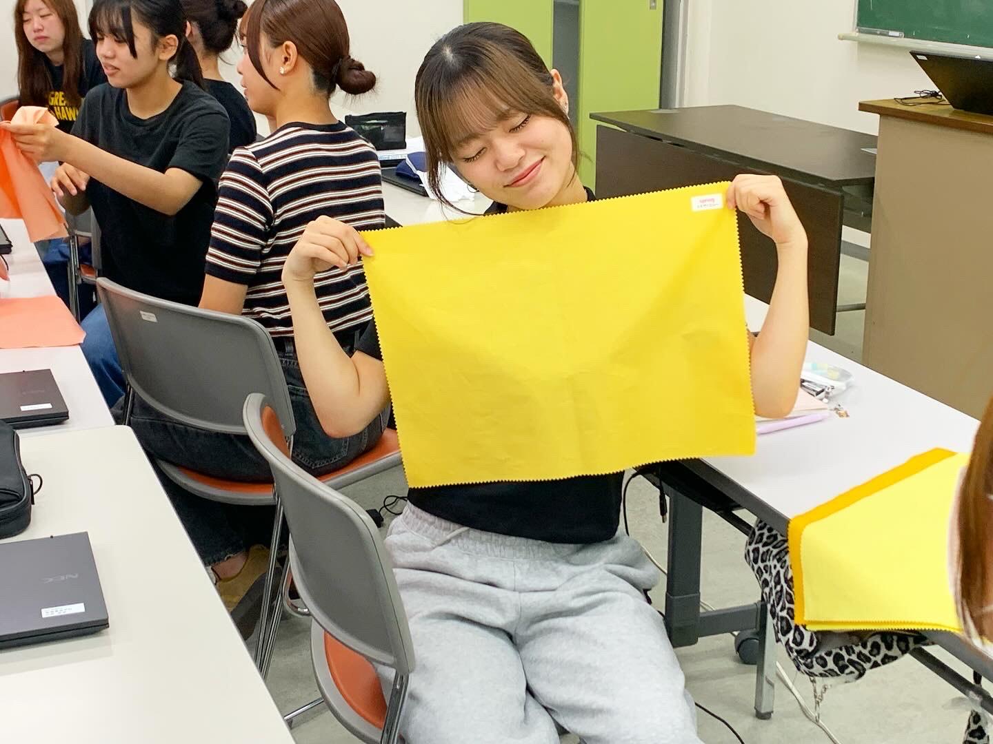【美容・医療事務学科】自分に似合う色で印象アップ！