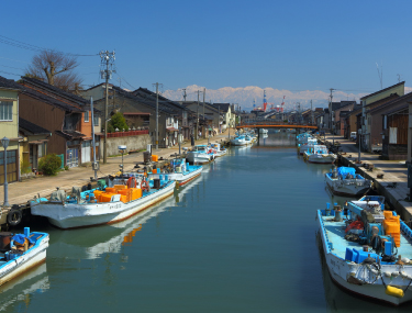 新湊内川